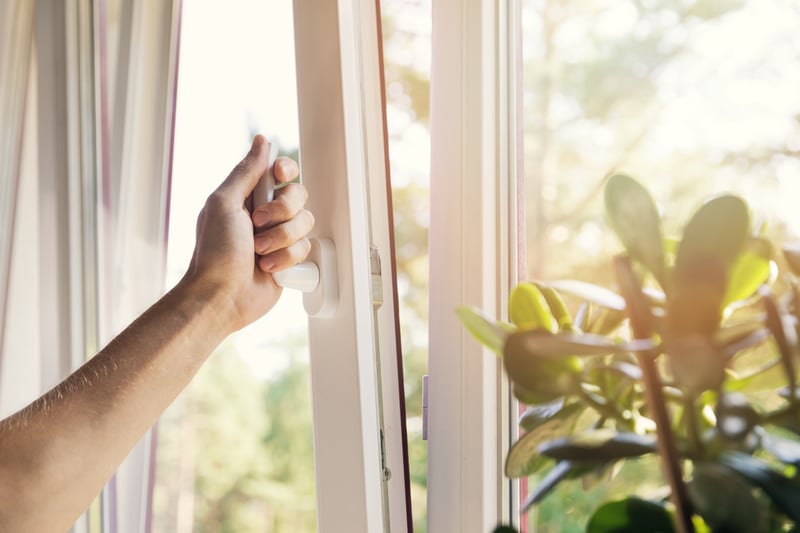 abriendo una ventana